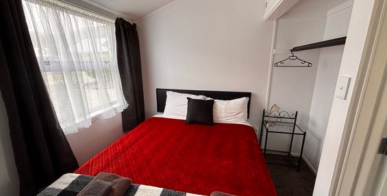 Room 1 Bed