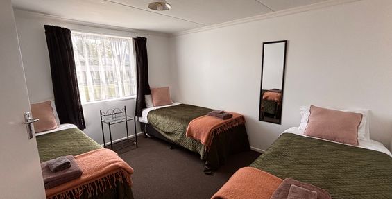 Room12 S Bed